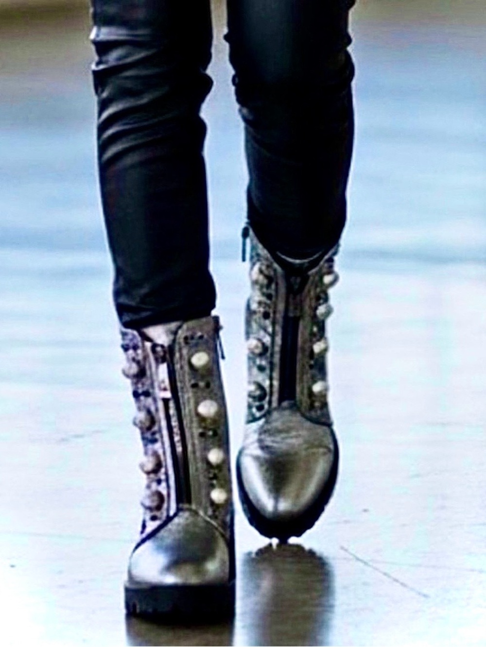 KARL LAGERFELD Payden Silver Big Pearl Moto Boots 6 MSRP $275
